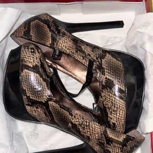 Breckelles Brown Snake Print Heels